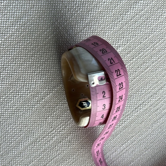 Ashley Pittman Ungana mixed stone cuffed bracelet light horn - Picture 11 of 11